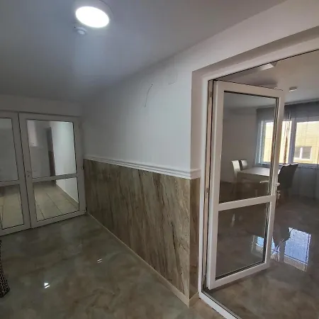 Vila Alina New B&B 술리나